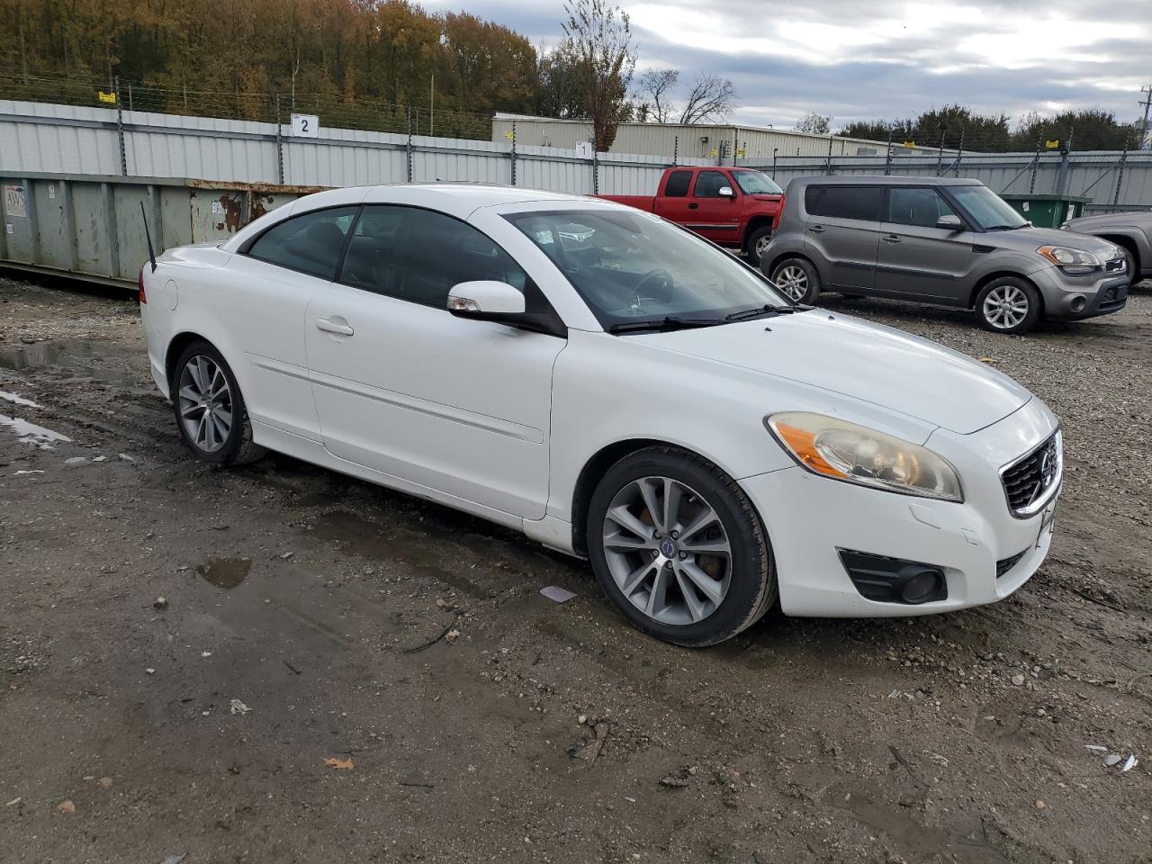 2011 Volvo C70 T5 - Image 4