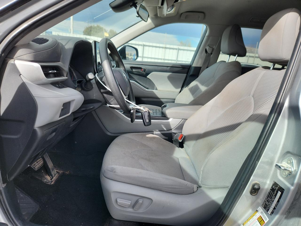 2022 Toyota Highlander L - Image 7