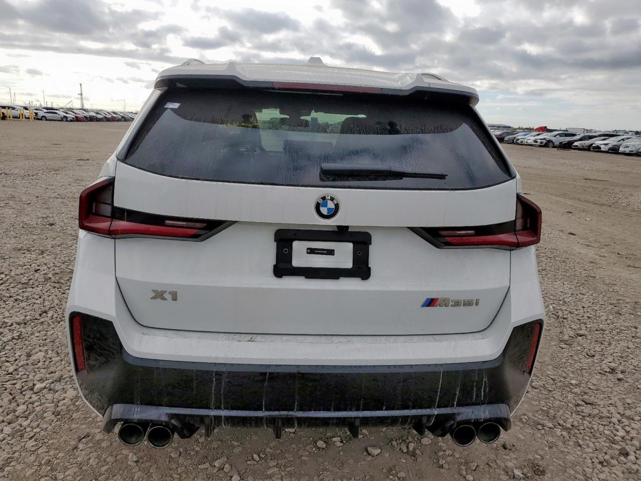2025 BMW X1 M35I - Фото 6