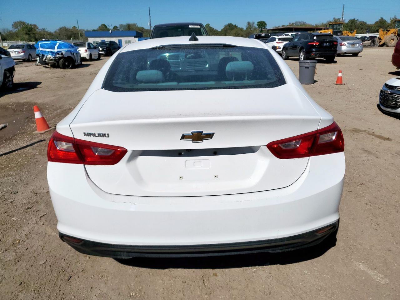 2019 Chev Malibu Ls - Фото 6
