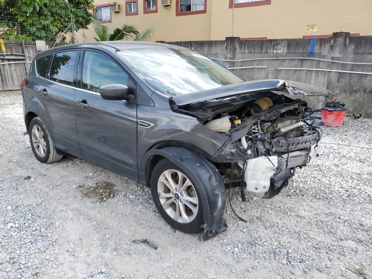 2019 Ford Escape Se - Фото 4
