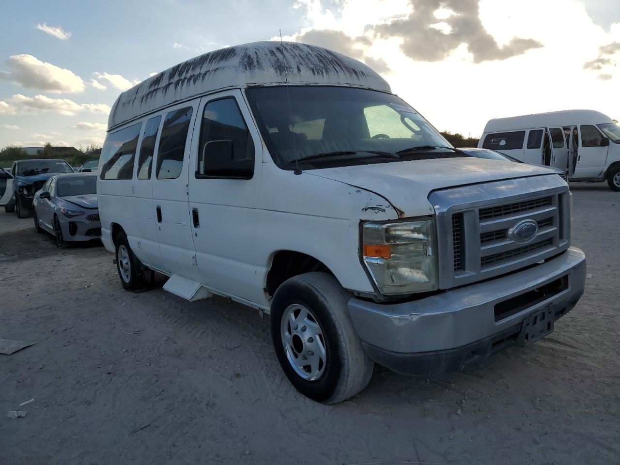 2009 Ford Econoline E150 Van - Фото 4