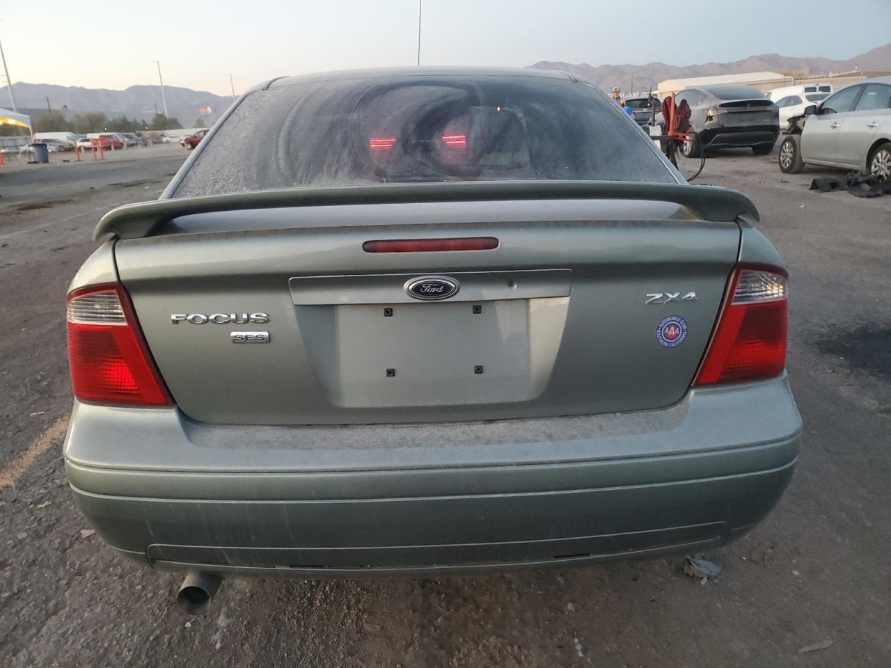 2005 Ford Focus Zx4 - Фото 6