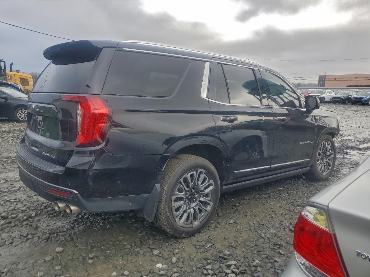 2023 GMC Yukon Denali Ultimate - Фото 3