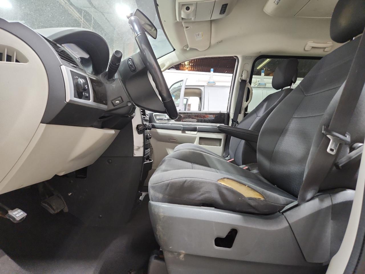 2010 Dodge Grand Caravan Sxt - Image 7