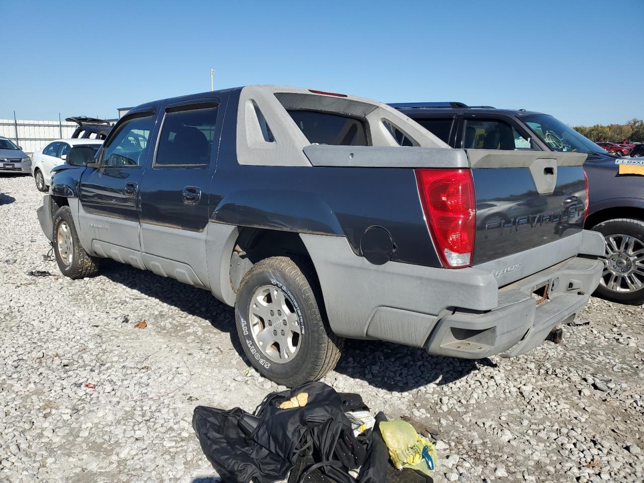 2011 Chevrolet Avalanche C1500 - Image 2
