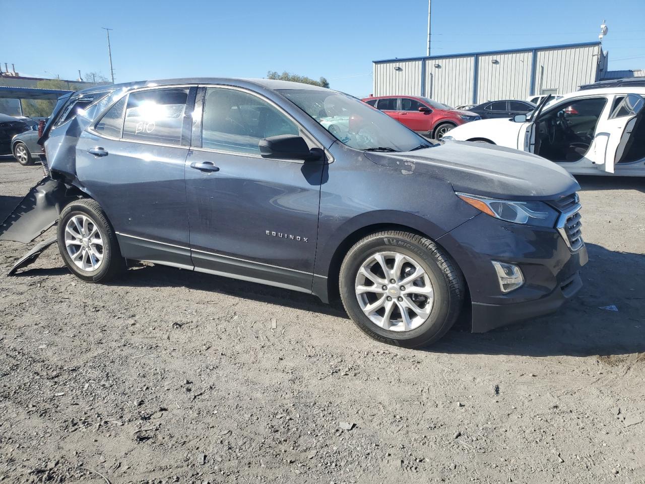 2019 Chevrolet Equinox Ls - Фото 4