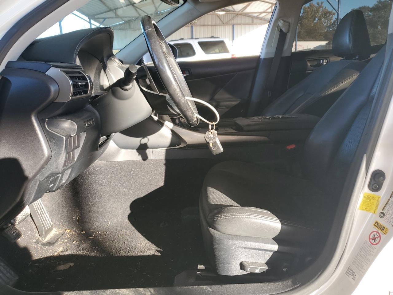 2016 Lexus Is 200T - Фото 7