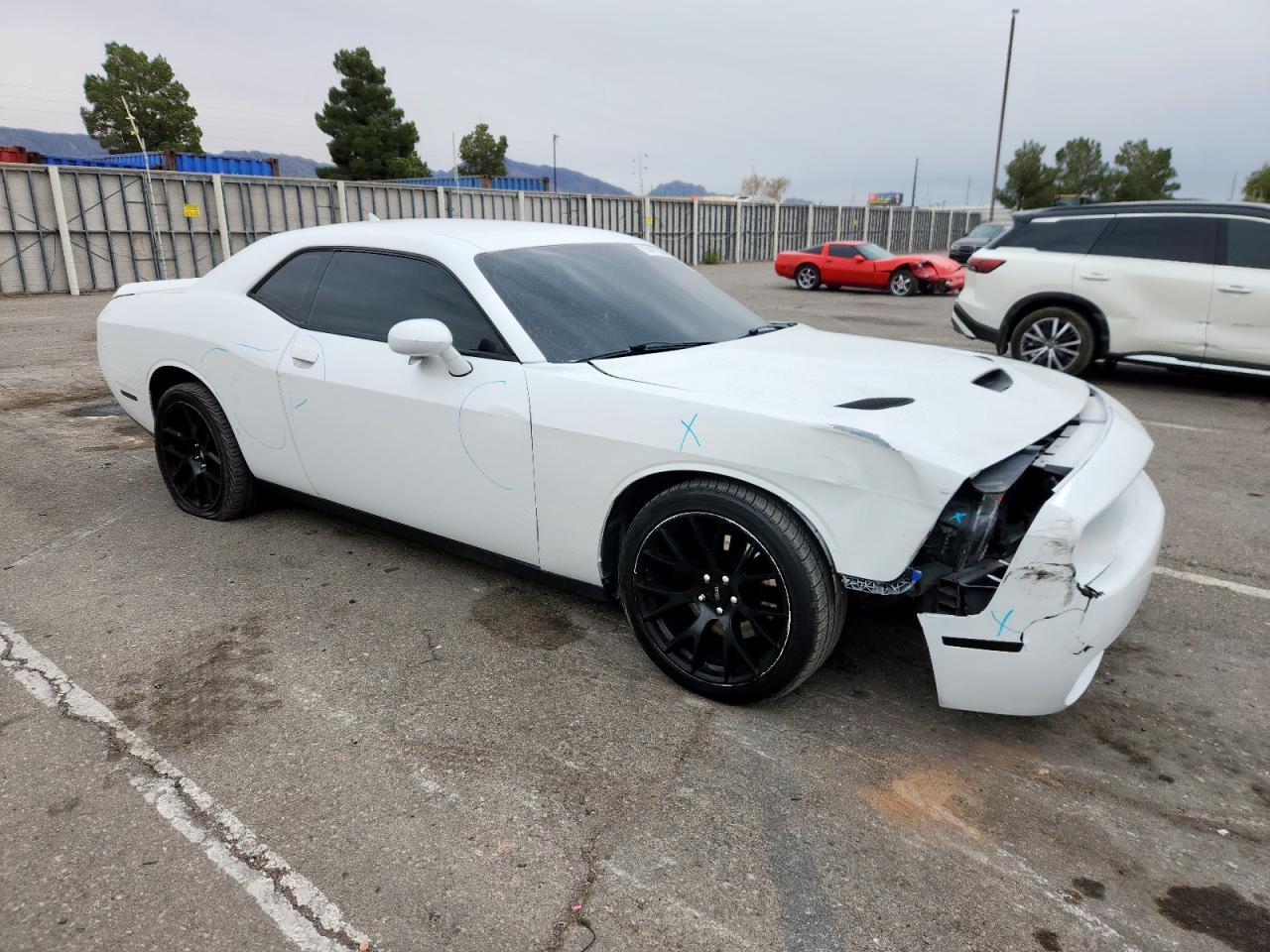 2015 Dodge Challenger Sxt Plus - Image 4