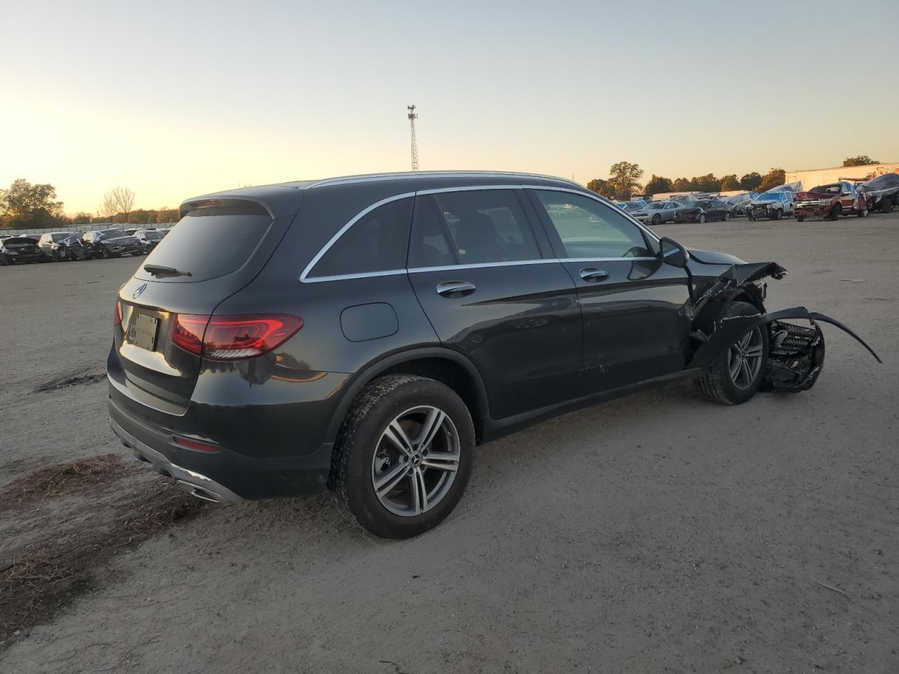 2020 Mercedes-Benz Glc 300 - Image 3