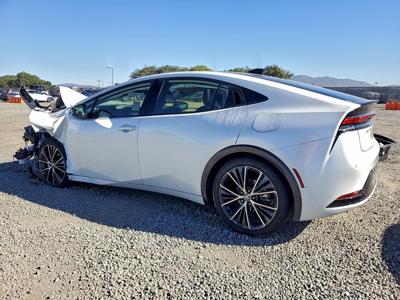2026 Toyota Prius Le - Image 2