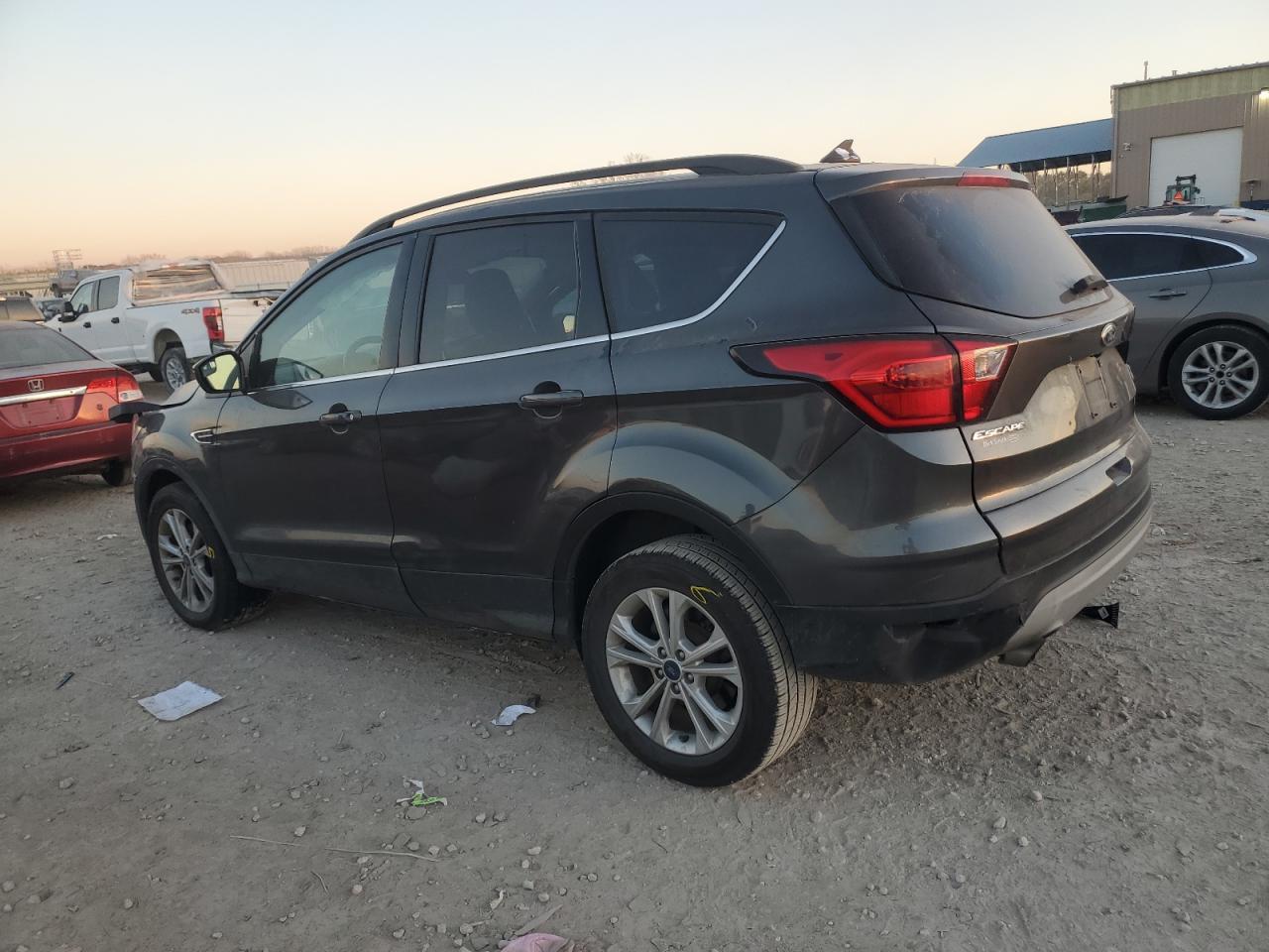 2019 Ford Escape Sel - Image 2