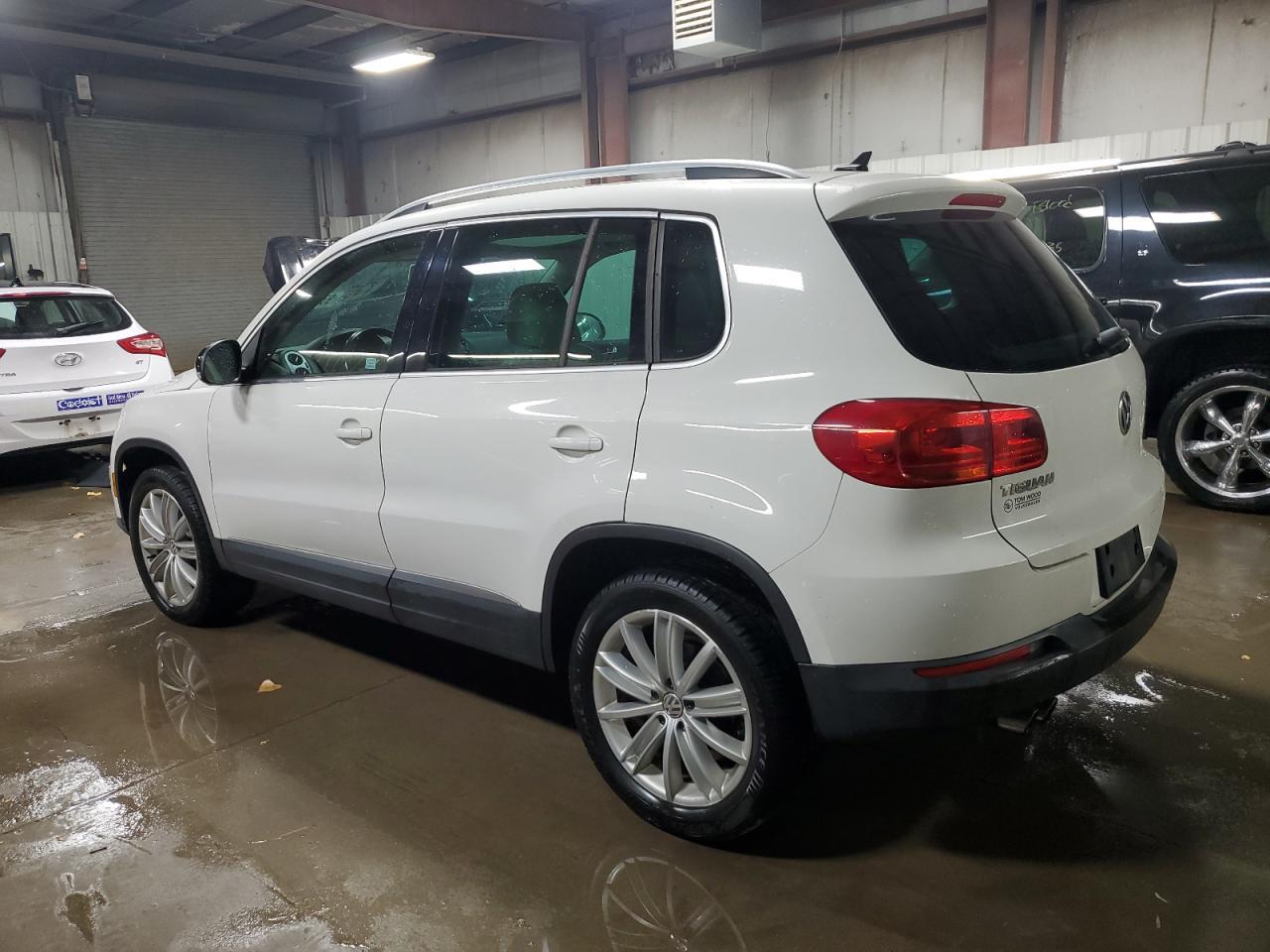2013 Volkswagen Tiguan S - Фото 2
