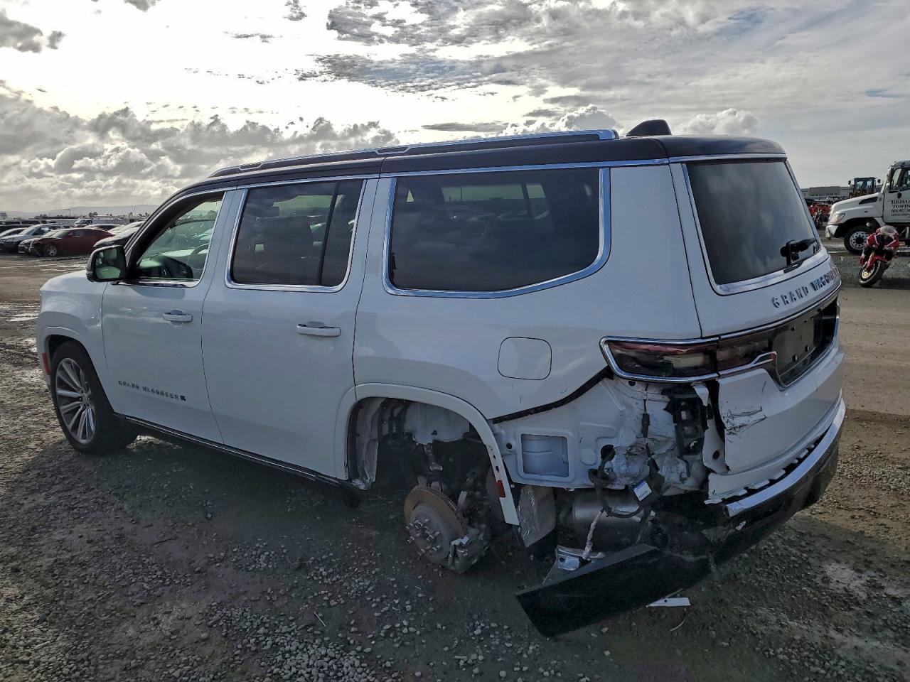 2023 Jeep Grand Wagoneer Series Ii - Фото 2