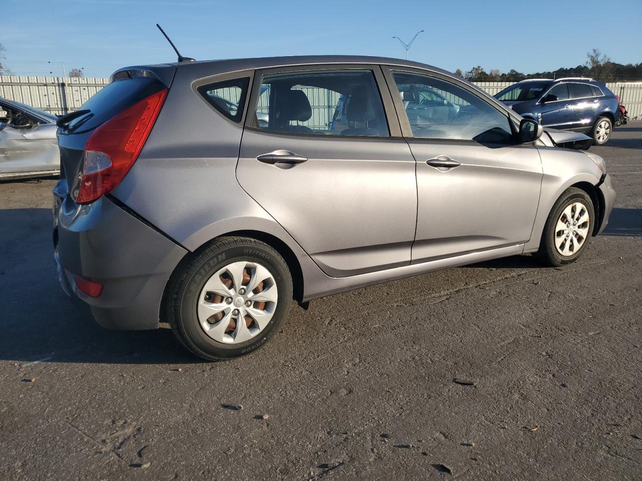2016 Hyundai Accent Se - Фото 3