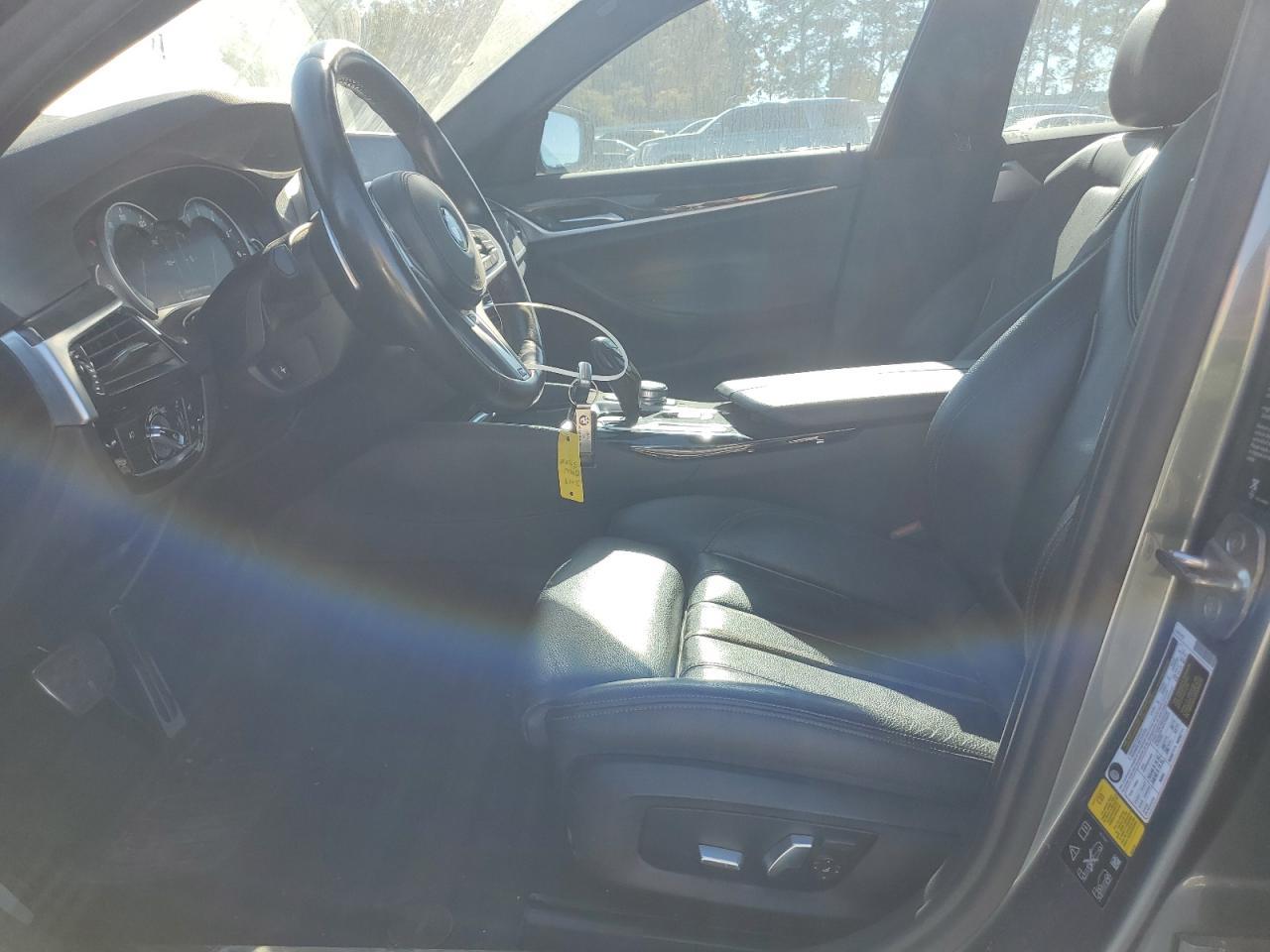 2019 BMW 530 Xi - Image 7