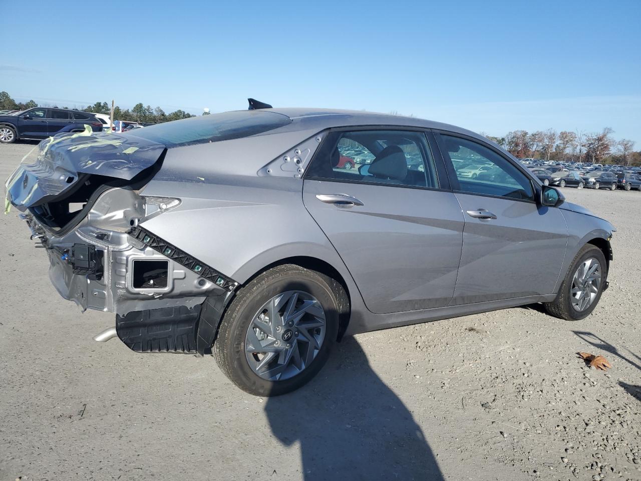 2025 Hyundai Elantra Blue - Фото 3