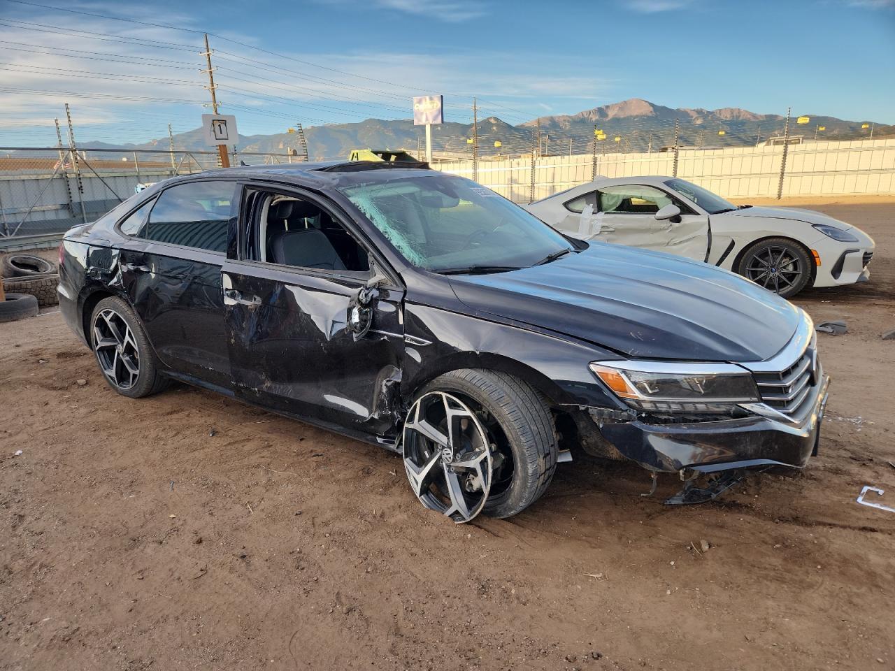 2020 Volkswagen Passat R-Line - Фото 4