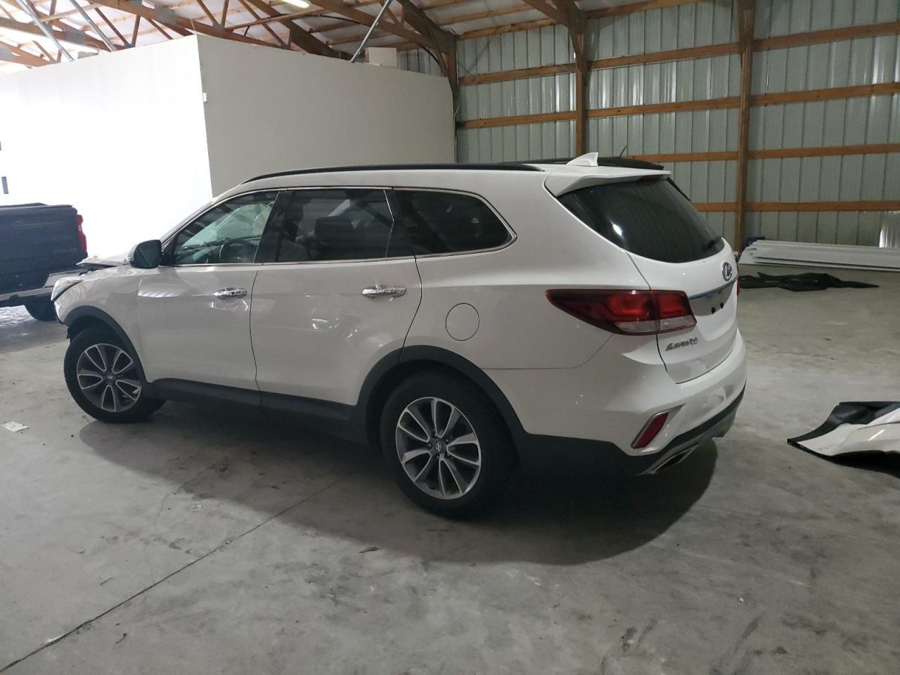 2017 Hyundai Santa Fe Se - Фото 2