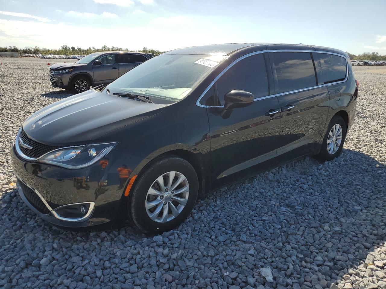 2018 Chrysler Pacifica Touring Plus