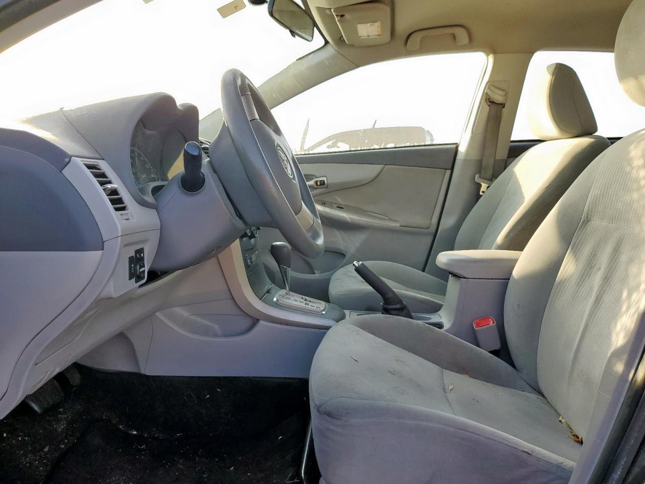 2010 Toyota Corolla Base - Фото 7