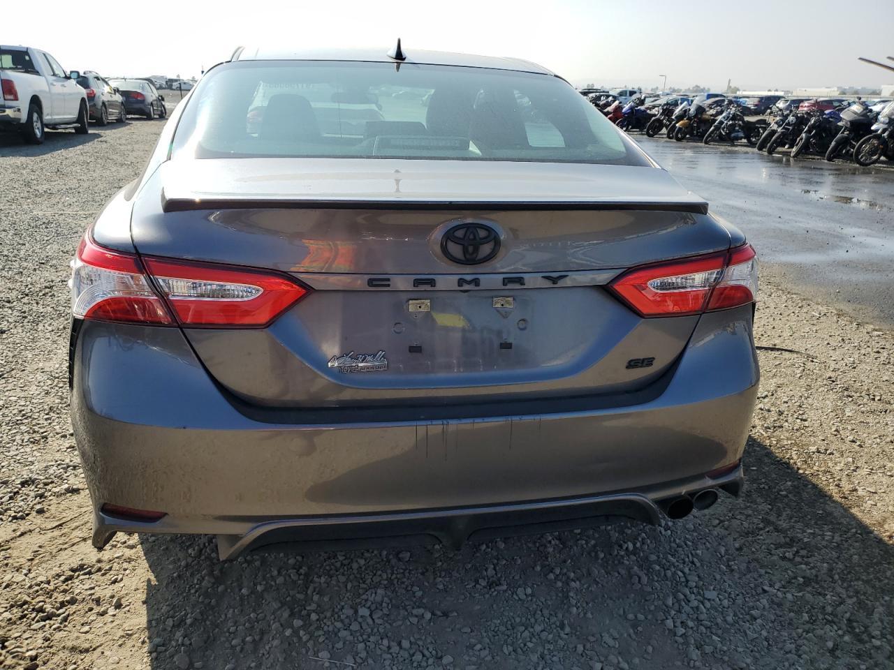 2020 Toyota Camry Se - Image 6
