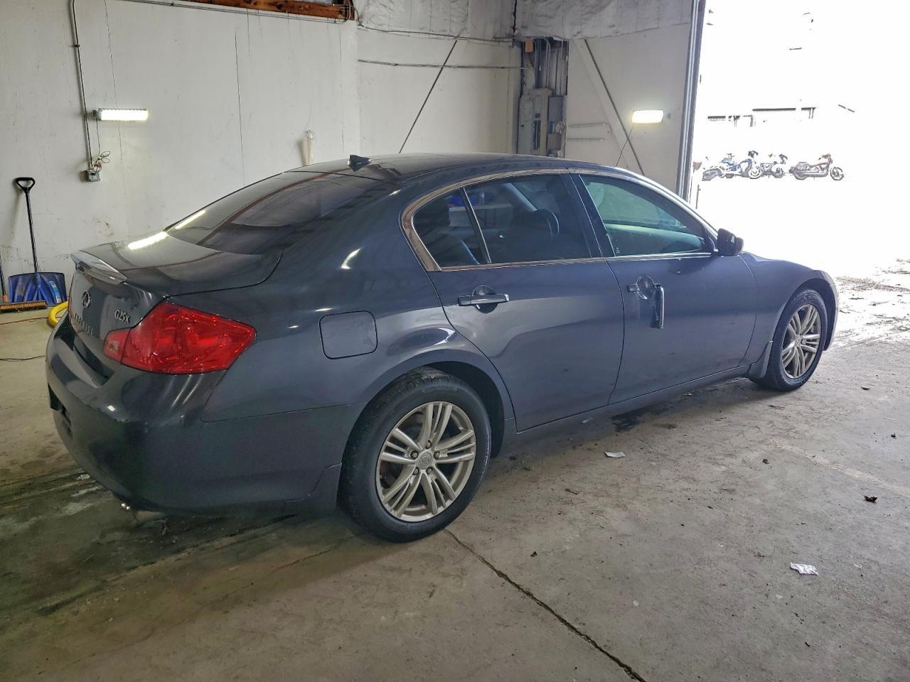 2011 Infiniti G25 - Image 3