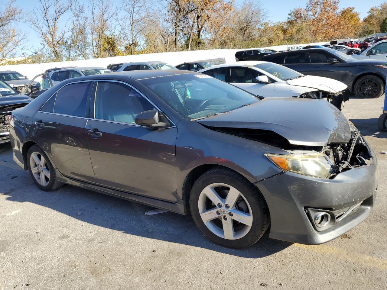 2013 Toyota Camry L - Фото 4