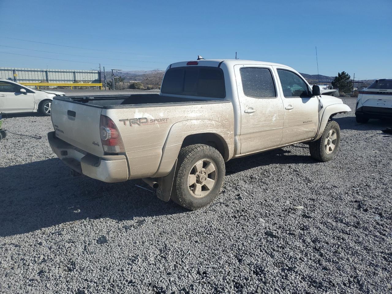2015 Toyota Tacoma Double Cab - Image 3