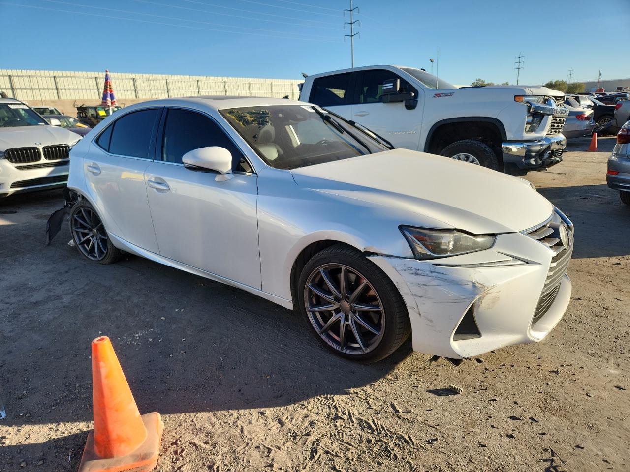 2017 Lexus Is 200T - Фото 4
