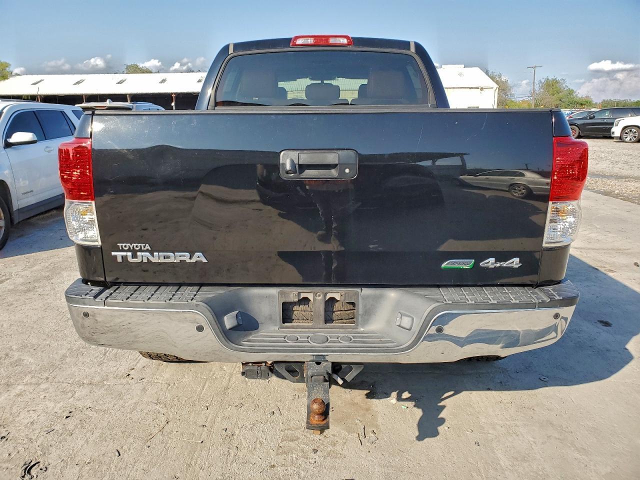 2011 Toyota Tundra Crewmax Limited - Image 6