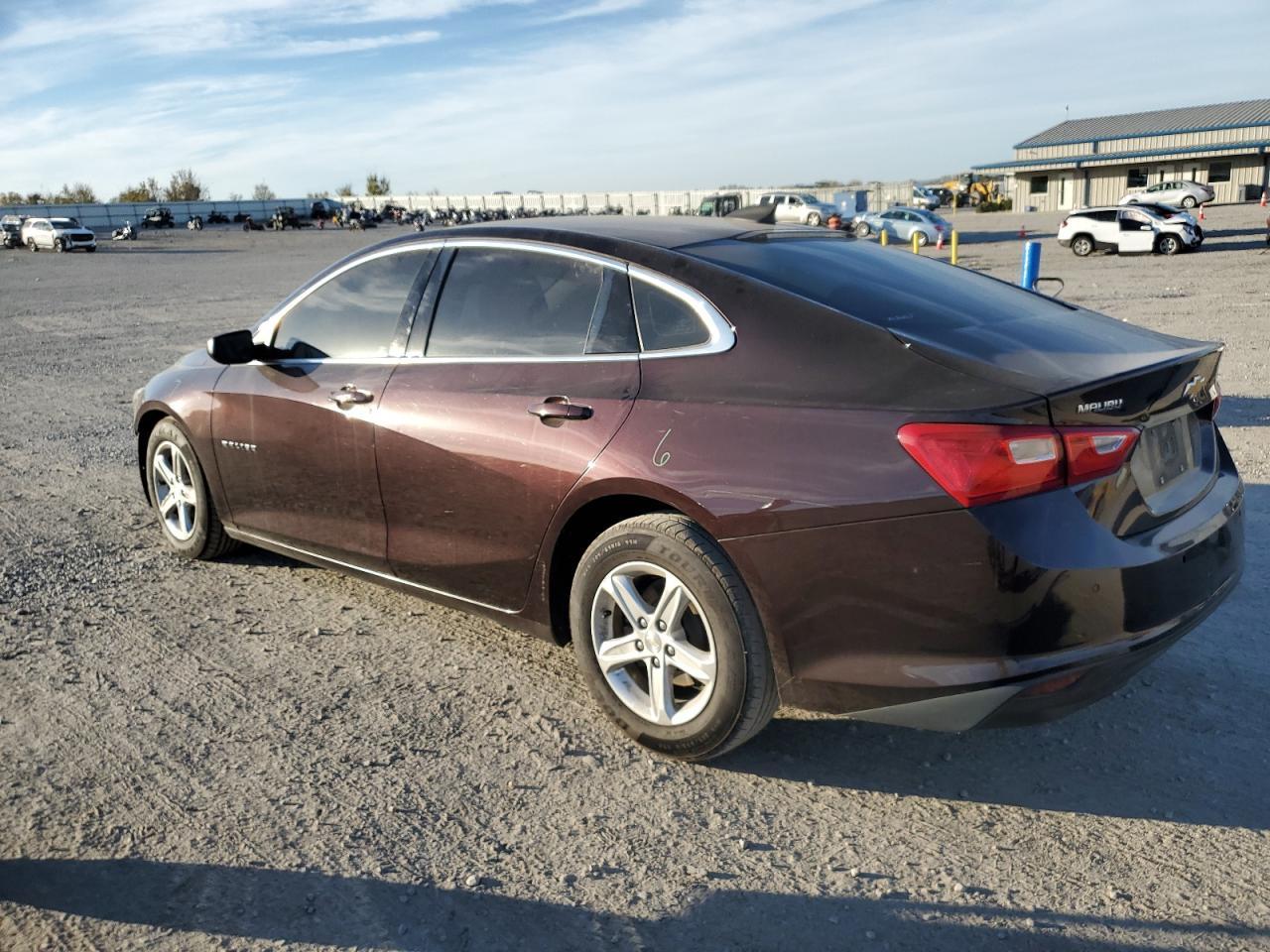 2020 Chevrolet Malibu Ls - Фото 2