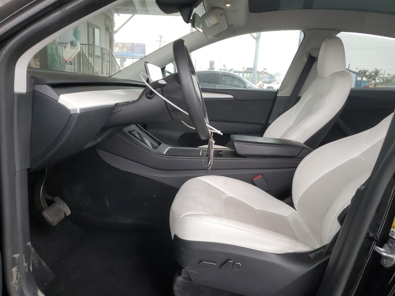 2023 Tesla Model Y - Image 7