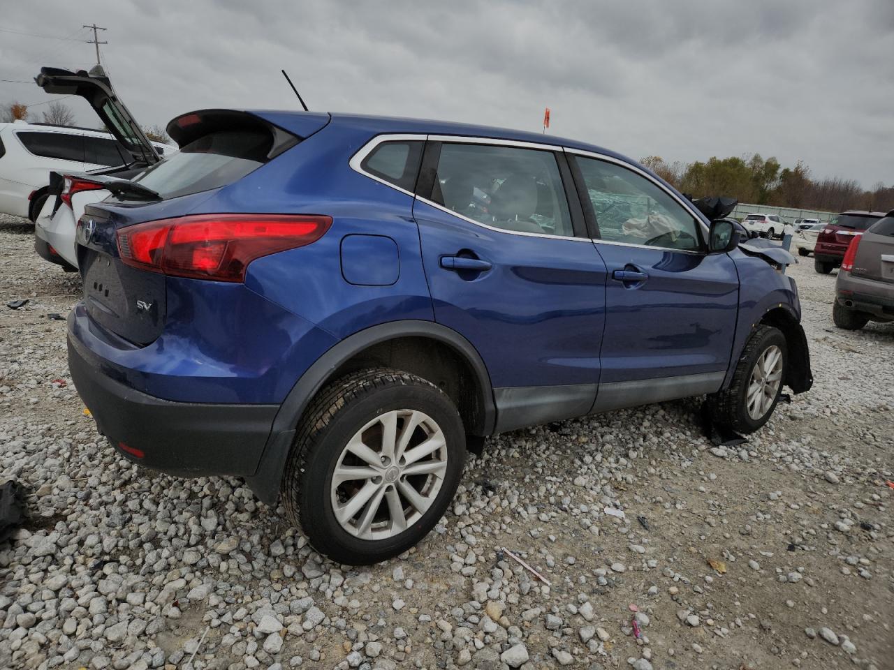 2017 Nissan Rogue Sport S - Фото 3