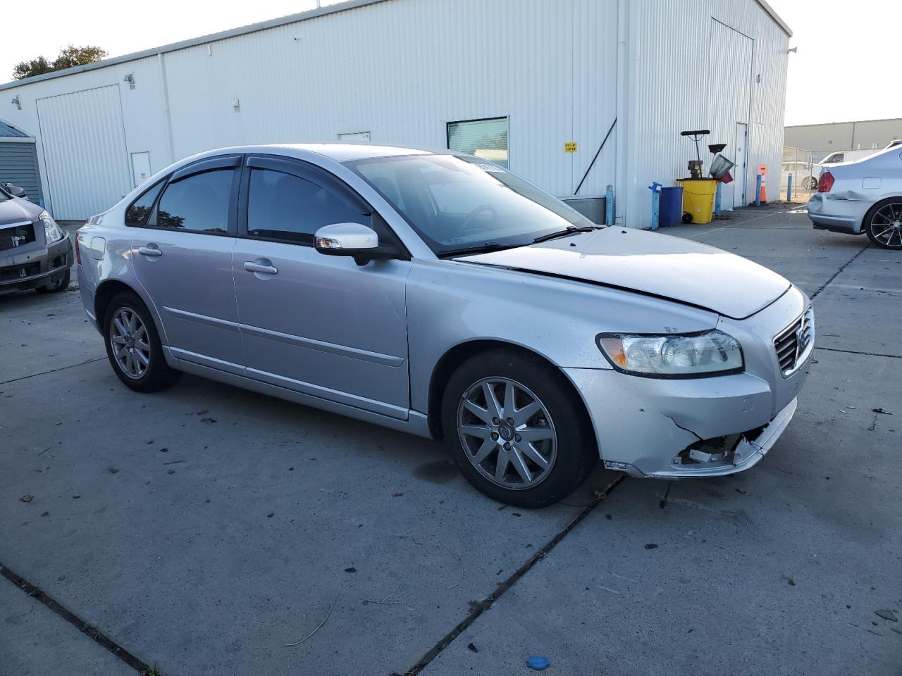 2009 Volvo S40 2.4I - Image 4