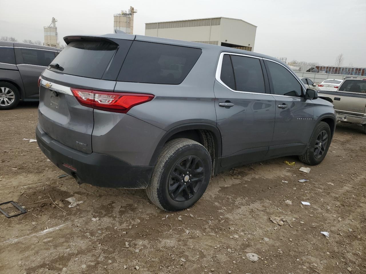 2021 Chevrolet Traverse Ls - Фото 3
