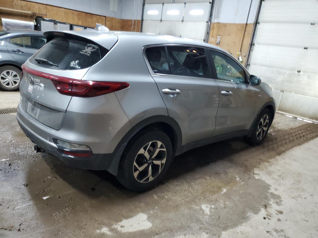 2022 Kia Sportage Lx - Image 3