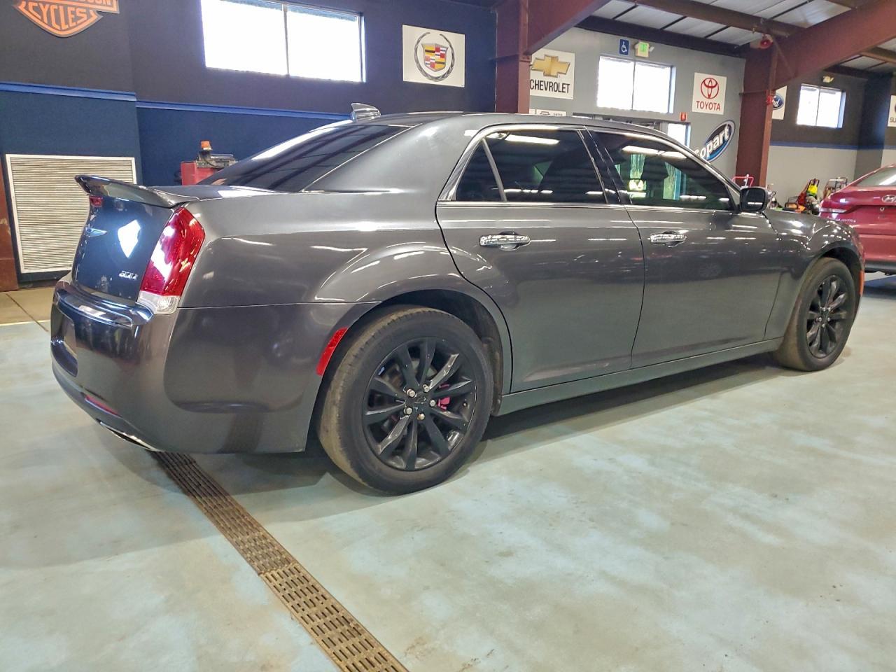 2019 Chrysler 300 Limited - Фото 3