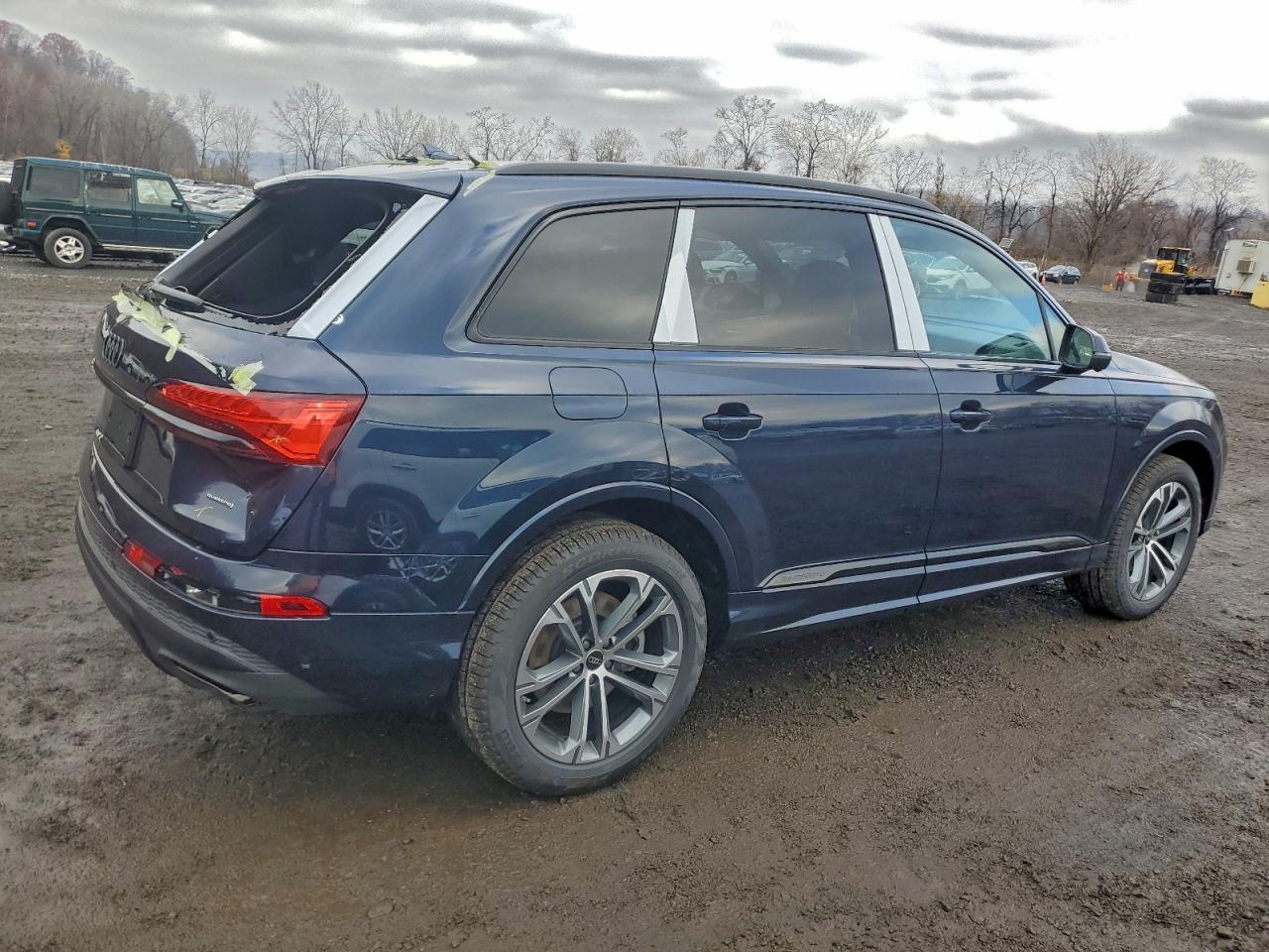 2026 Audi Q7 Premium - Image 3