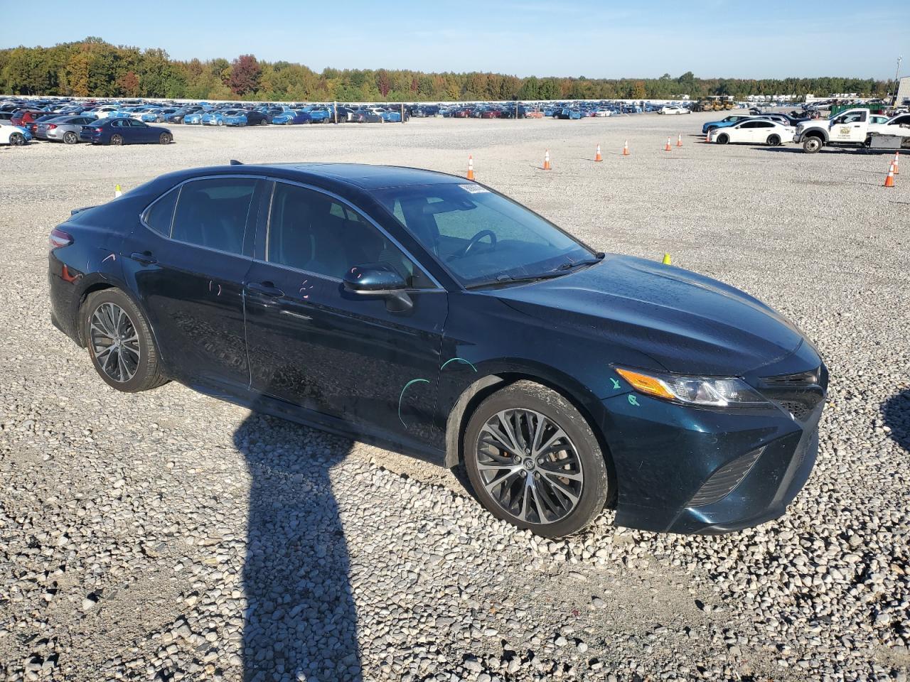 2020 Toyota Camry Se - Фото 4