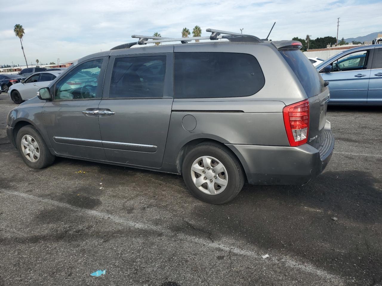 2012 Kia Sedona Ex - Image 2