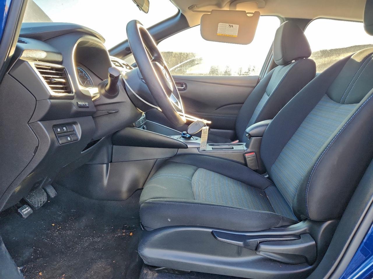 2025 Nissan Leaf S - Фото 7