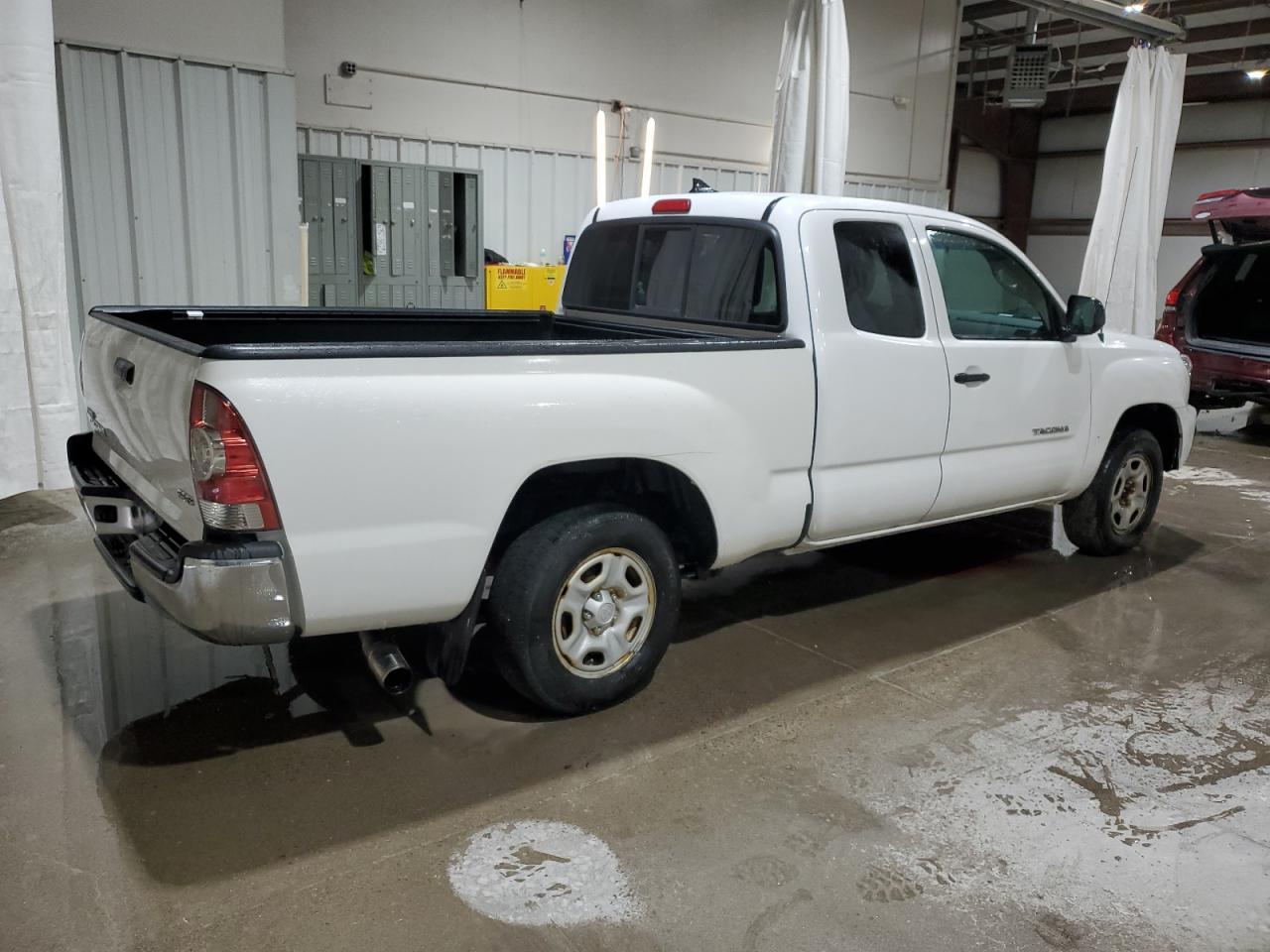 2015 Toyota Tacoma Access Cab - Image 3