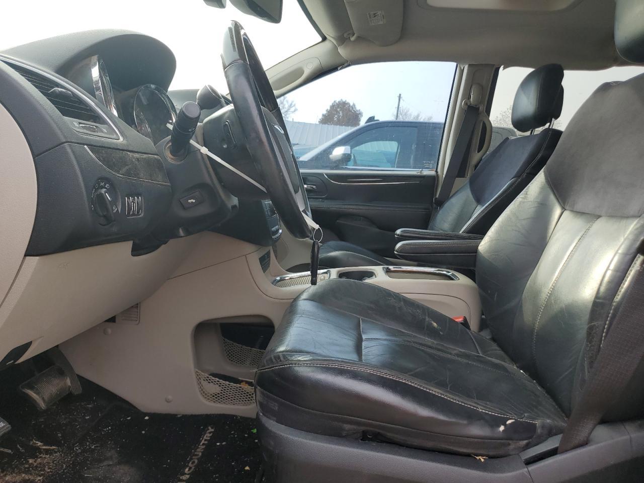 2013 Chrysler Town & Country Limited - Фото 7