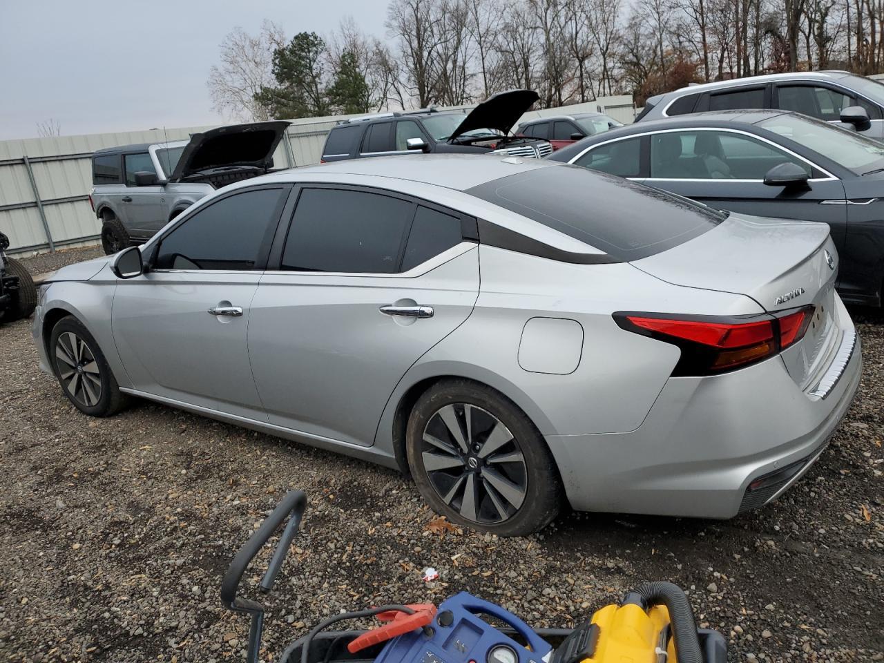 2022 Nissan Altima Sv - Image 2