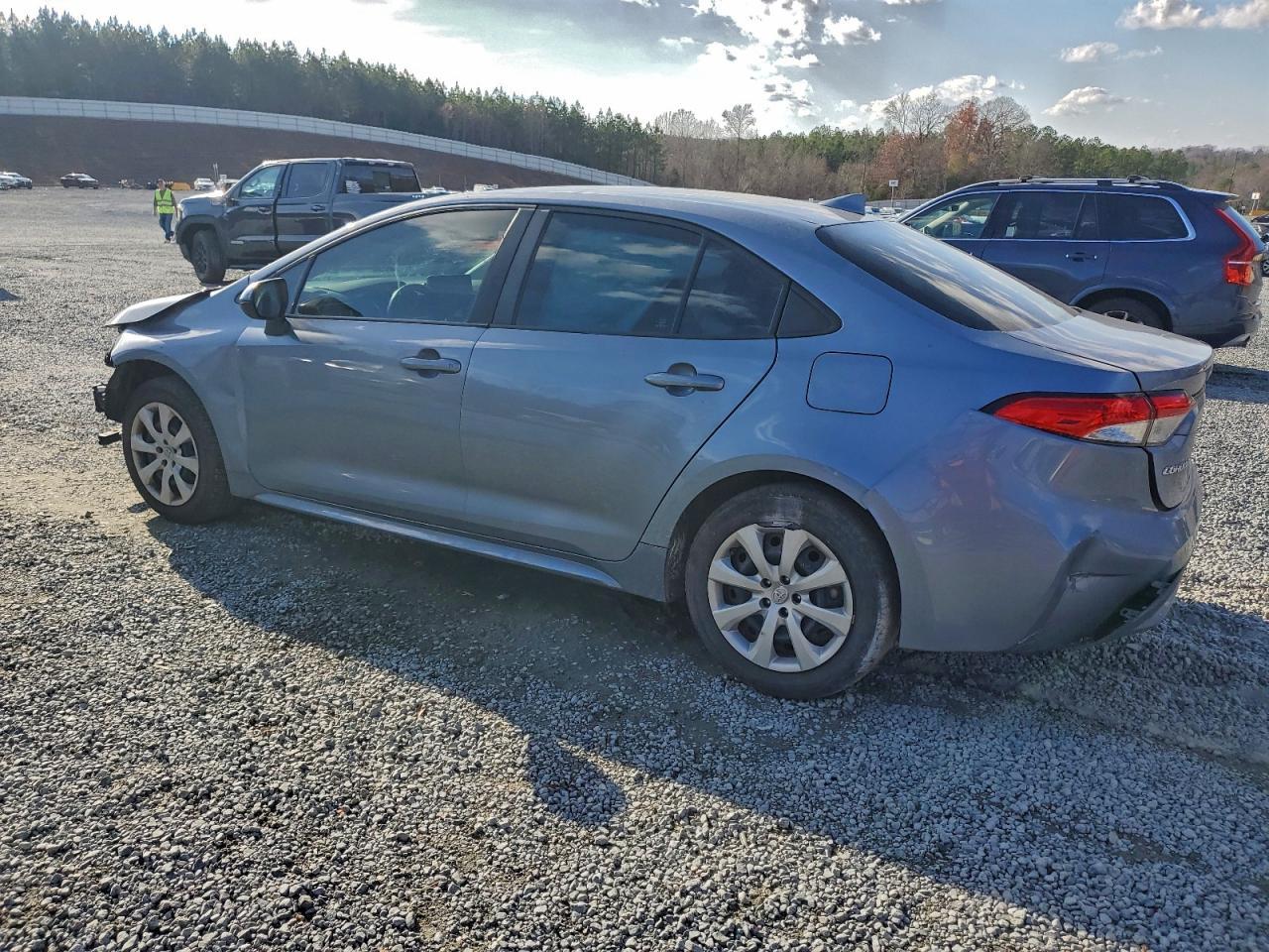 2022 Toyota Corolla Le - Фото 2