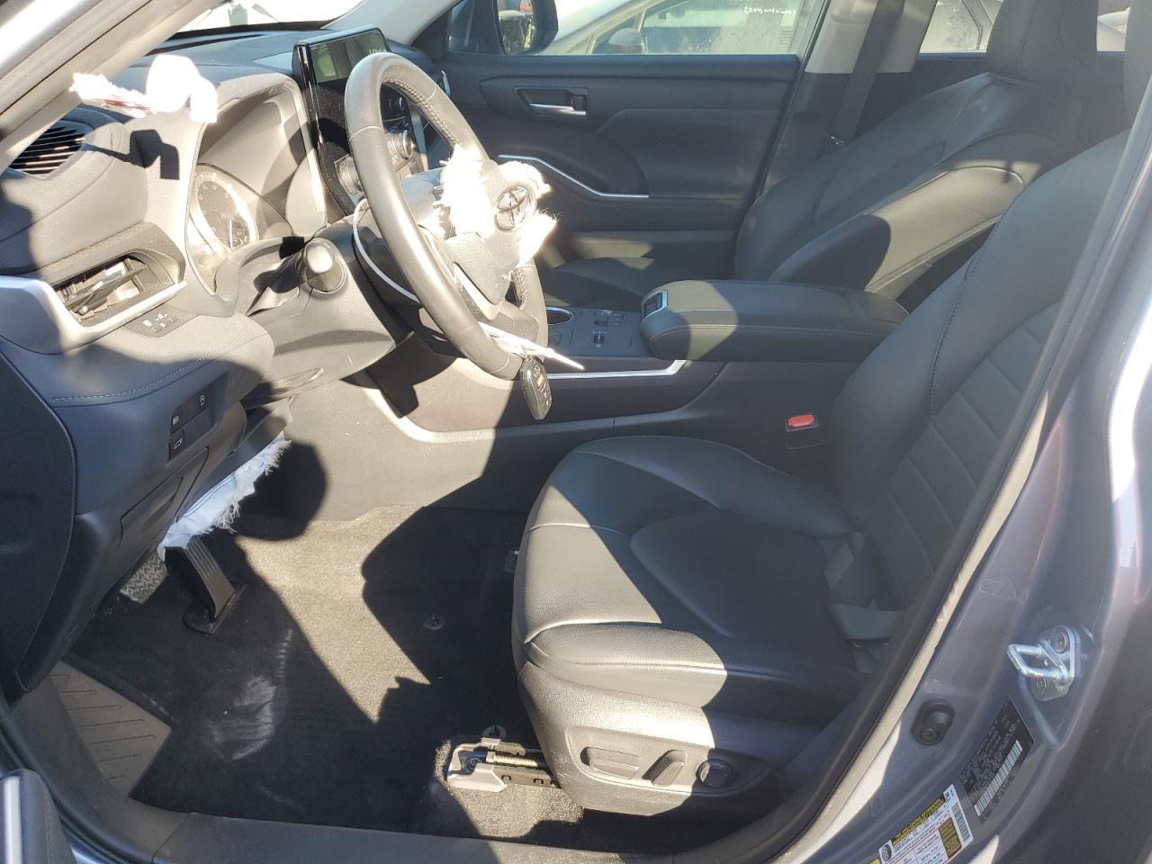 2024 Toyota Highlander Le - Image 7