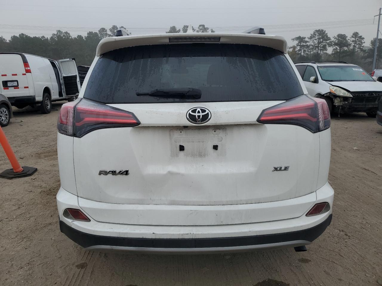 2017 Toyota Rav4 Xle - Image 6