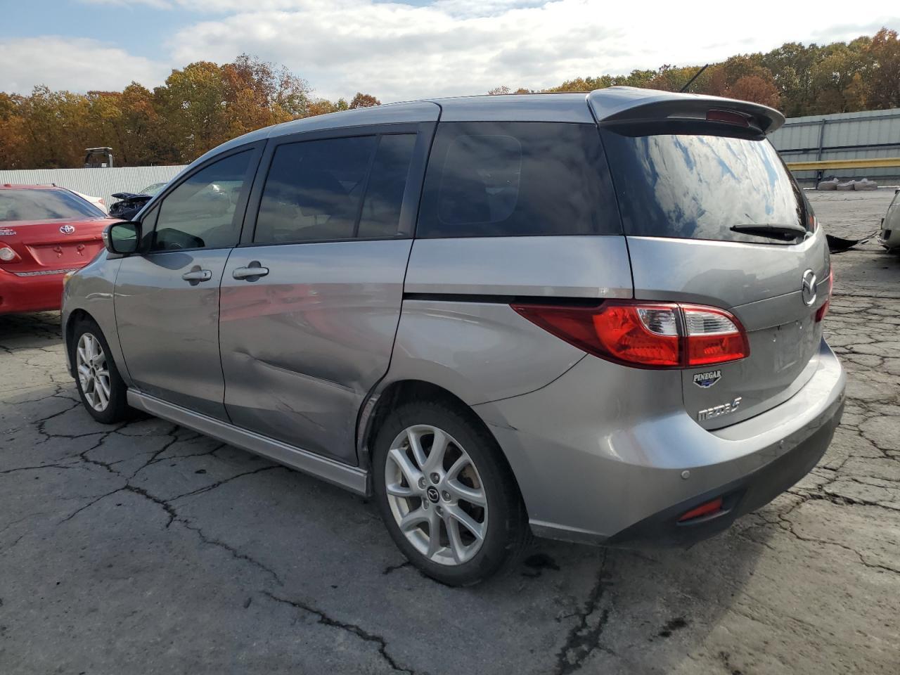 2015 Mazda 5 Grand Touring - Image 2