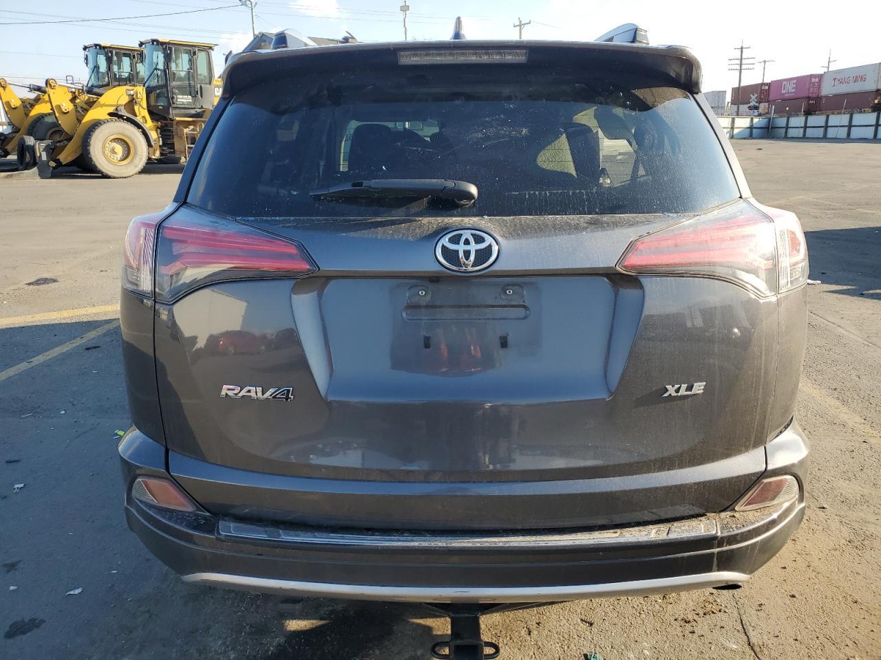 2018 Toyota Rav4 Adventure - Фото 6